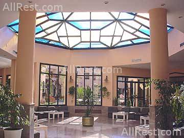 Triton Empire Hotel 8